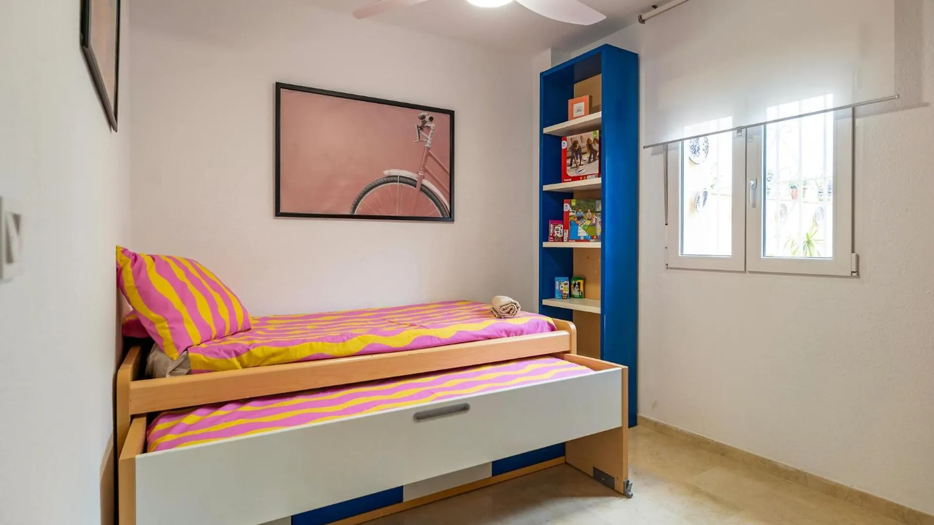 3 Bedroom Cozy Apartment In Velez Malaga Spain