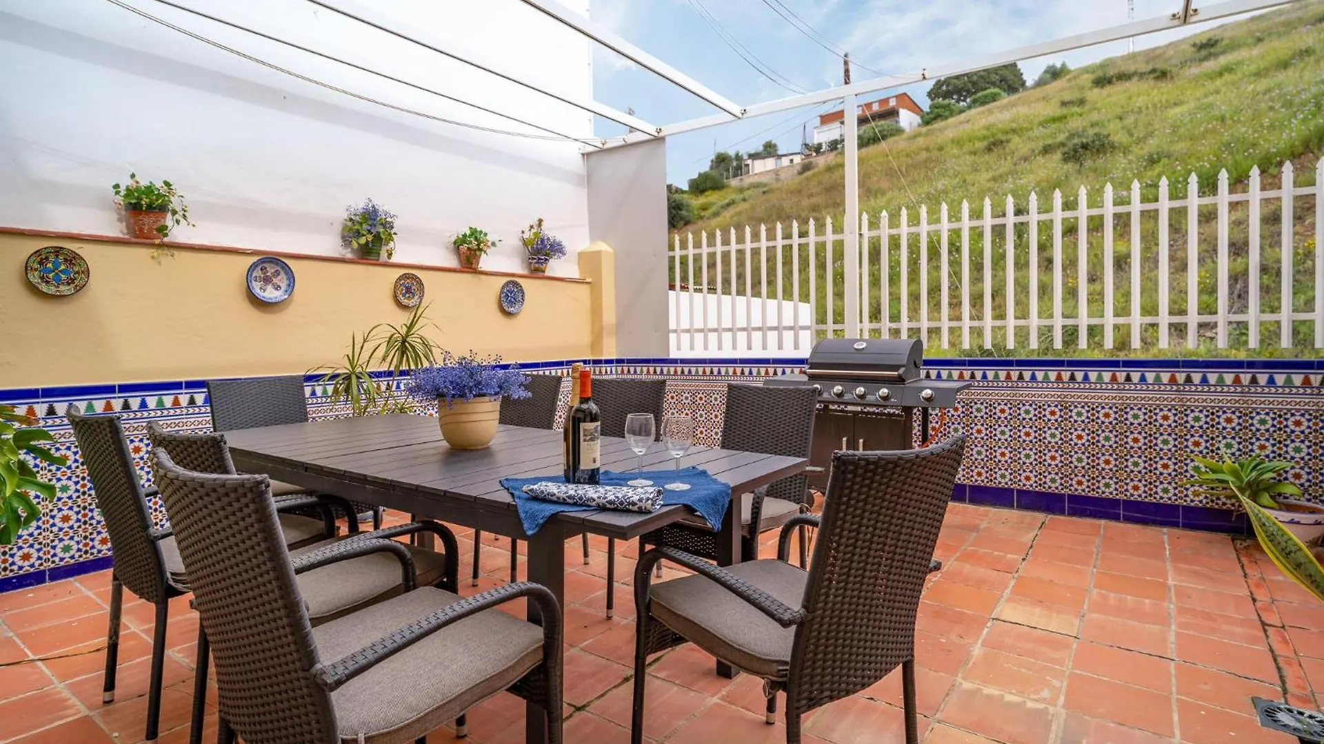3 Bedroom Cozy Apartment In Velez Malaga